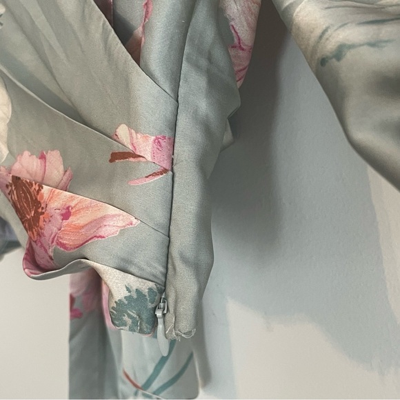 EXPRESS NWT Floral Satin Bow Back Crop Top - Sage Green Pink Size 2 - Picture 6 of 13